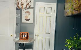 Fancy Studio Private Entrance